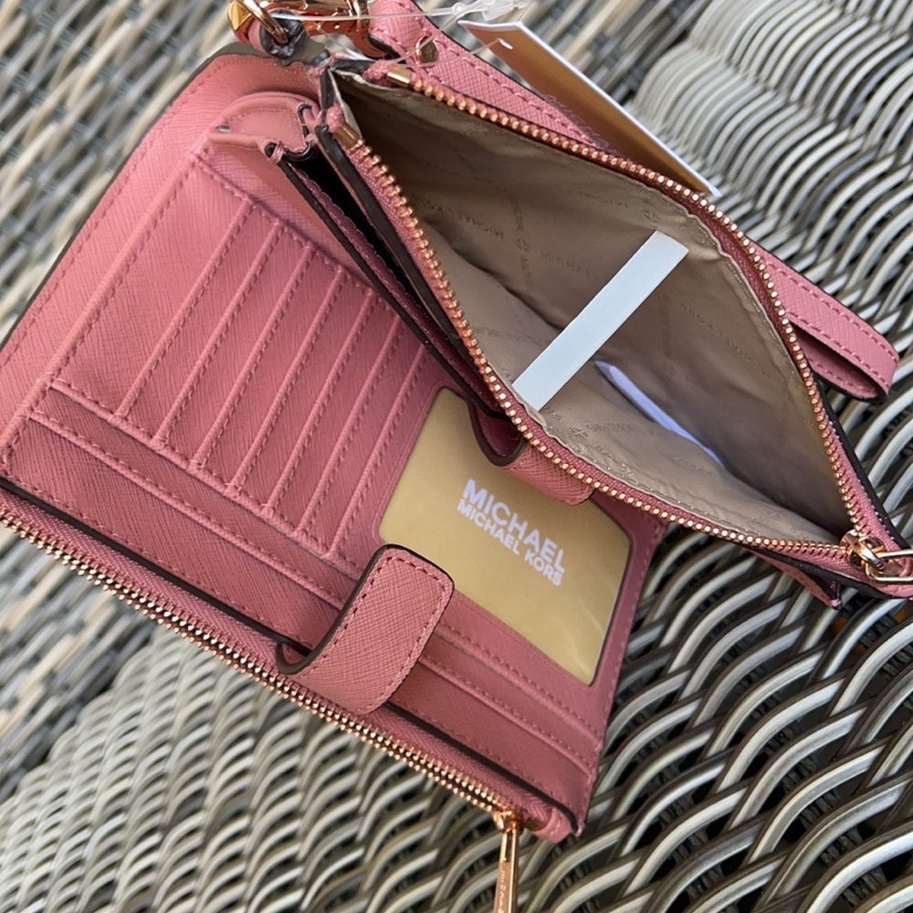 MICHAEL KORS LG DOUBLE ZIP WRISTLET - Picture 13 of 16